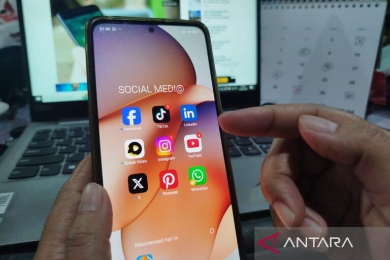 Fakta ke balik mitos smartphone yang masih beredar tahun 2025